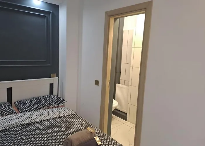 Deluxe Oldtown Apartment